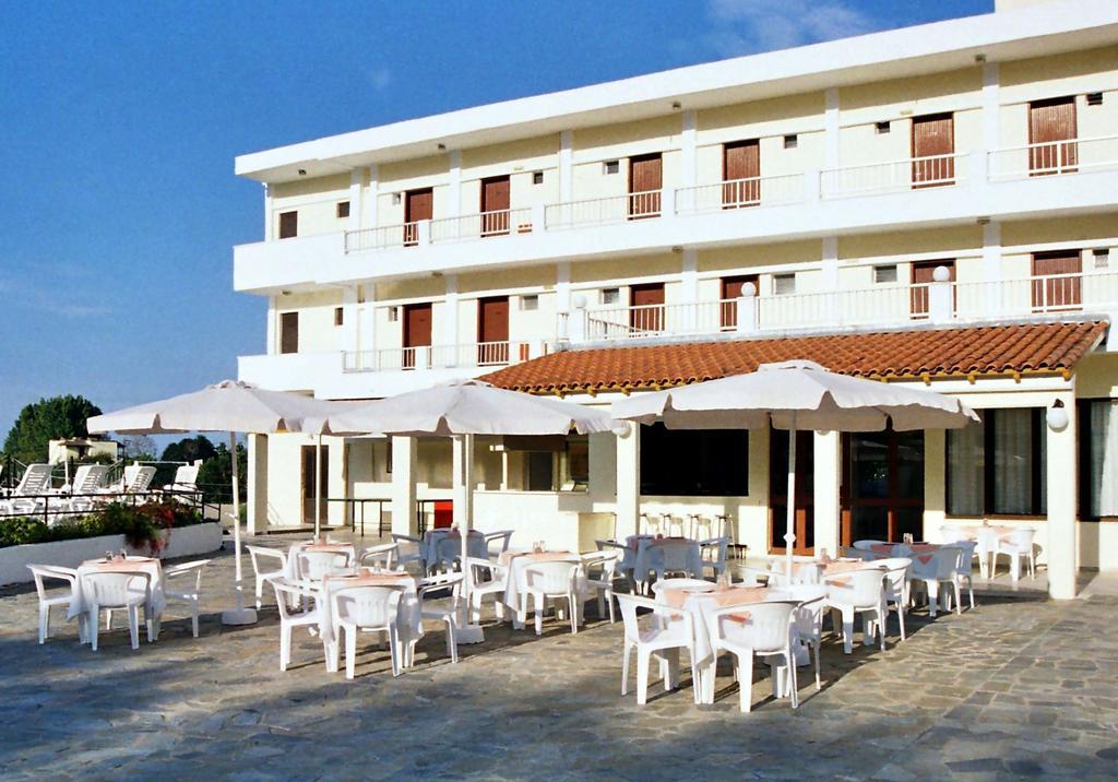 Hotel Prassino Nissi Moraitika Exterior foto